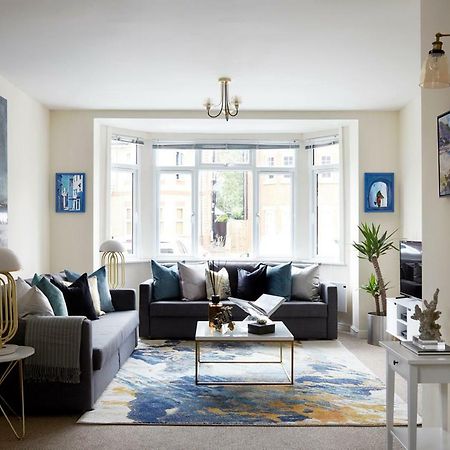 Aisiki Living At Alexandra Road, 2 Bedrooms & 2 Bathrooms With King Or Twin Beds And With Free Wi-Fi & Parking Watford  Exteriör bild