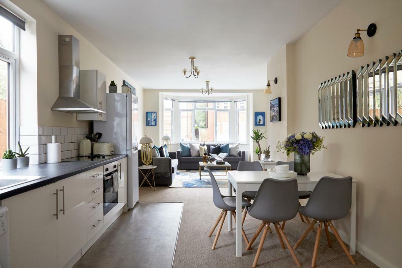 Aisiki Living At Alexandra Road, 2 Bedrooms & 2 Bathrooms With King Or Twin Beds And With Free Wi-Fi & Parking Watford  Exteriör bild