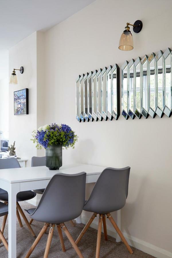 Aisiki Living At Alexandra Road, 2 Bedrooms & 2 Bathrooms With King Or Twin Beds And With Free Wi-Fi & Parking Watford  Exteriör bild
