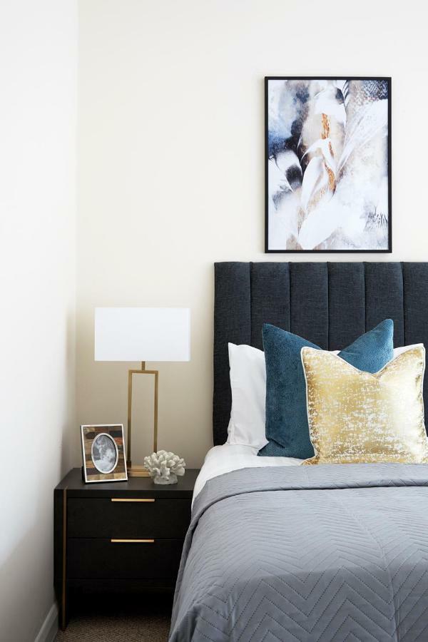 Aisiki Living At Alexandra Road, 2 Bedrooms & 2 Bathrooms With King Or Twin Beds And With Free Wi-Fi & Parking Watford  Exteriör bild